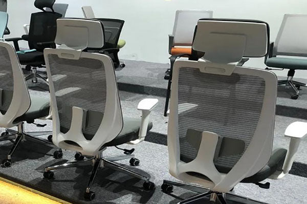 The Transformative Power of Ergonomic Chairs: A Path to Healthier Workdays